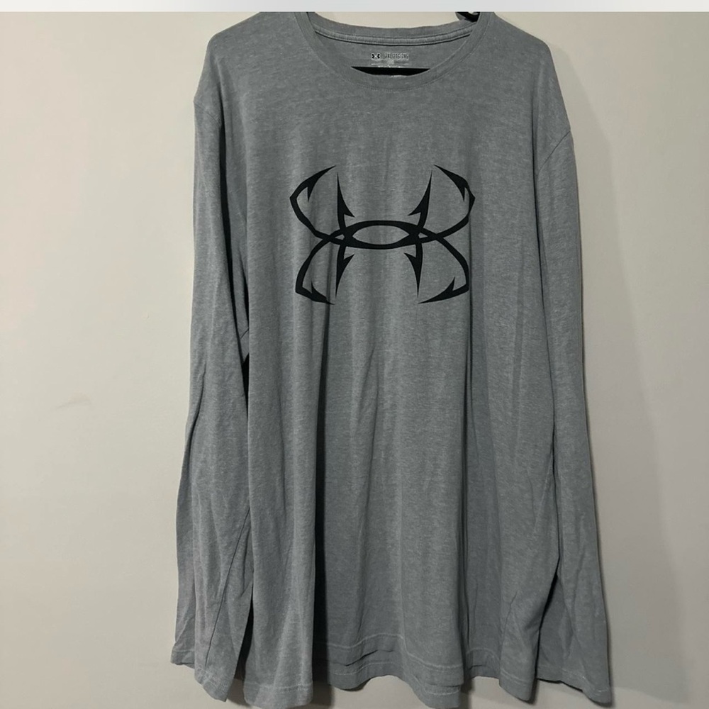 Grey Under Armor long sleeve loose fit.